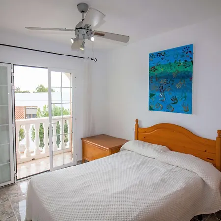Con Wifi Y Piscina - Jardines - *
